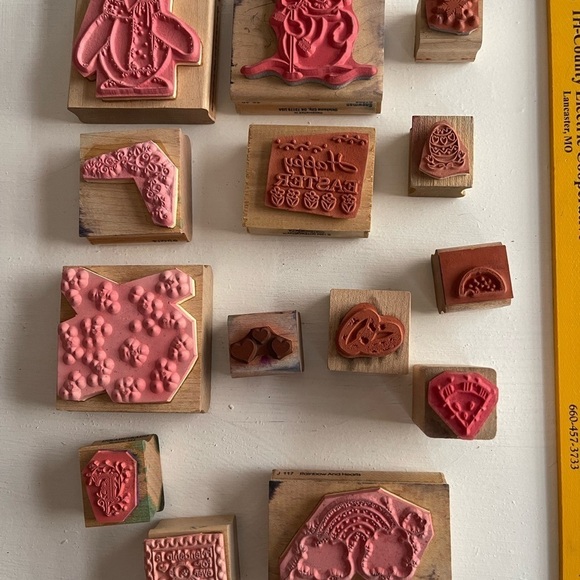 Stamps - assorted. - Picture 2 of 2